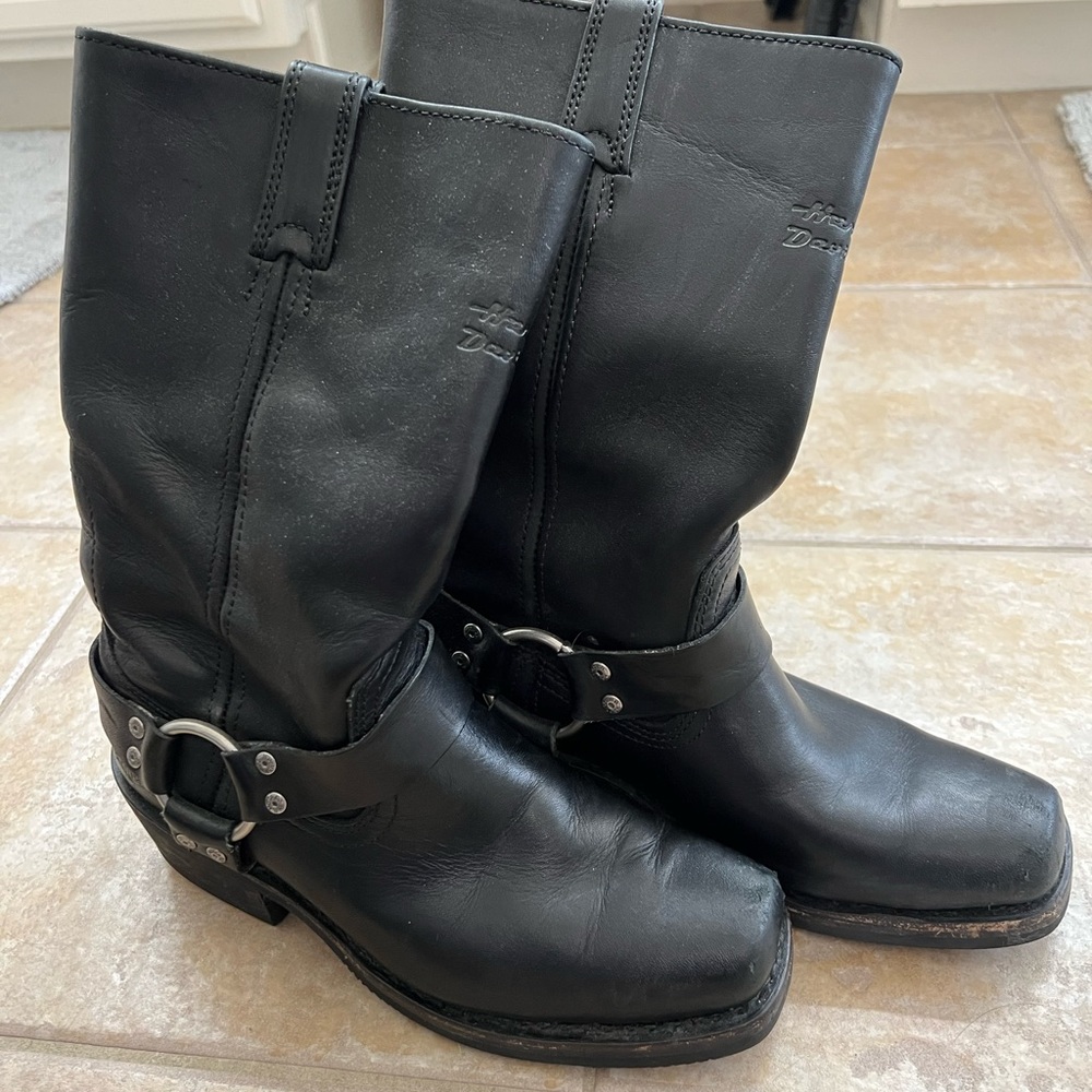 Beautiful black Harley Davidson leather boots.